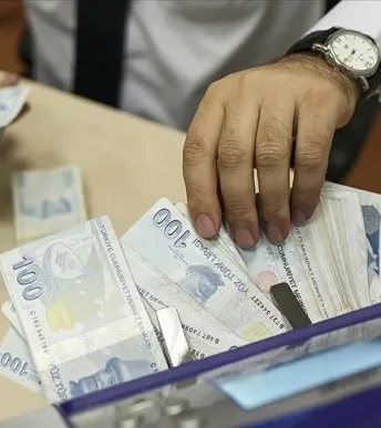 Halkbank'tan esnafa kredi kolaylığı: Vergi ve SGK borcu olanlara yeni imkan Halkbank'tan esnafa kredi kolaylığı: Vergi ve SGK borcu olanlara yeni imkan