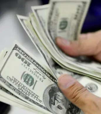 Küresel dolar talebi artıyor: Bir yılın en güçlü aylık performansına hazırlanıyor