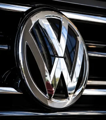 Volkswagen'de kriz derinleşiyor: 100 bin çalışanın sözleşmesi tek taraflı feshediliyor Volkswagen'de kriz derinleşiyor: 100 bin çalışanın sözleşmesi tek taraflı feshediliyor