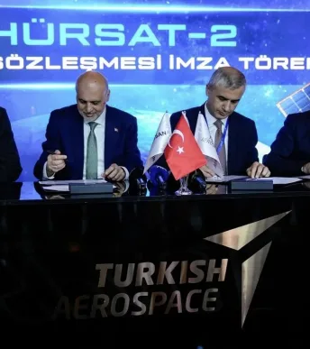 HÜRSAT-2 için imzalar atıldı: TUSAŞ ve ROKETSAN uzayda güçlerini birleştirdi
