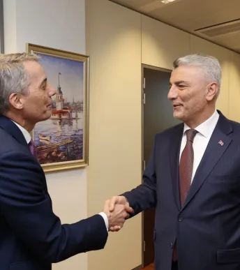 Bakan Bolat, Ford Başkan Yardımcısı ile görüştü: Gündem AB'nin yeni sanayi yasası Bakan Bolat, Ford Başkan Yardımcısı ile görüştü: Gündem AB'nin yeni sanayi yasası