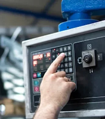 Makine Emniyeti Yönetmeliği Resmi Gazete'de: İmalatçılara temel standart zorunluluğu Makine Emniyeti Yönetmeliği Resmi Gazete'de: İmalatçılara temel standart zorunluluğu