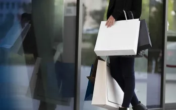 AVM’lerin yarı yıl karnesi belli oldu: Kozmetik ve teknoloji sektörü öne çıktı AVM’lerin yarı yıl karnesi belli oldu: Kozmetik ve teknoloji sektörü öne çıktı