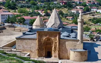 UNESCO Dünya Mirası Listesi’ndeki Anadolu’nun El- Hamrası yüzyıllardır ayakta UNESCO Dünya Mirası Listesi’ndeki Anadolu’nun El- Hamrası yüzyıllardır ayakta