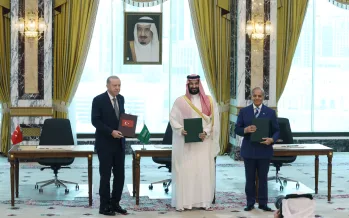 SON DAKİKA | Savunmada tarihi ittifak: Türkiye, Suudi Arabistan ve Pakistan 'Mekke Anlaşması'nı imzaladı SON DAKİKA | Savunmada tarihi ittifak: Türkiye, Suudi Arabistan ve Pakistan 'Mekke Anlaşması'nı imzaladı