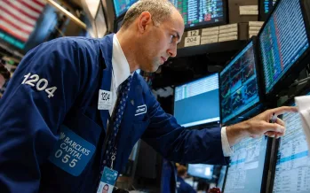 New York borsası yatay seyirli açıldı: Dow Jones endeksi 52.829,58 puana çıktı