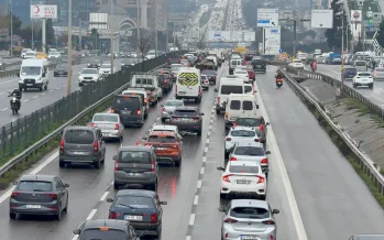 İstanbul'da okula uyum haftası başladı! trafik yoğunluğu yüzde 65'e çıktı İstanbul'da okula uyum haftası başladı! trafik yoğunluğu yüzde 65'e çıktı