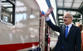 Bakan Uraloğlu açıkladı: Turistik Karaelmas Ekspresi seferleri 2 Ekim'de başlayacak