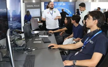 Gençler TEKNOFEST'te hava trafik kontrolörü oldu