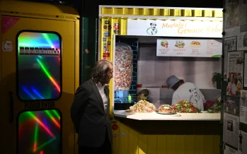 Berlin'de bir ilk! Dünyanın ilk bal mumundan döneri Madame Tussauds'da sergileniyor