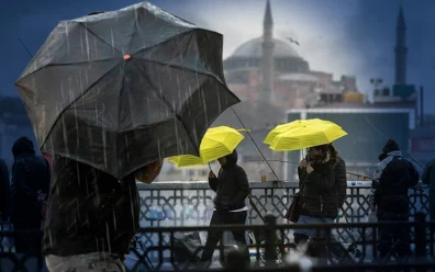İstanbul için yağmur alarmı! AKOM saat verdi: Kuvvetli sağanak ve dolu riski