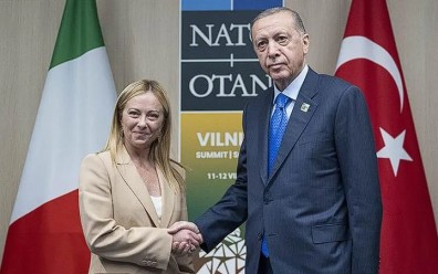 Erdoğan’dan Meloni ile NATO Zirvesi görüşmesi: Yeni adımlar gündemde Erdoğan’dan Meloni ile NATO Zirvesi görüşmesi: Yeni adımlar gündemde
