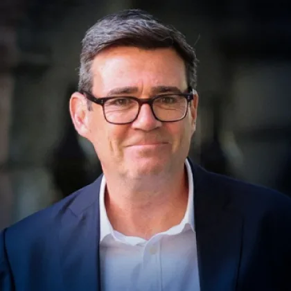 İngiltere'de yeni hükümet kuruluyor: İşçi Partisi lideri Andy Burnham ülkenin başbakanı oldu
