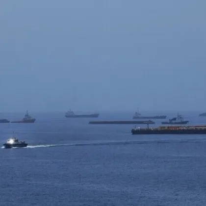 Babülmendep Boğazı'nda tanker trafiği etkileniyor: Deniz taşımacılığında navlun ve sigorta maliyetleri fırladı