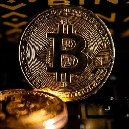 Bitcoin ve Ethereum yükseldi: Kripto piyasası 2,1 trilyon doları aştı