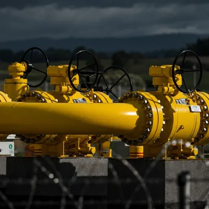 Avrupa'da doğal gaz stokları daha kış gelmeden alarm veriyor: Tarihi düşük seviyede