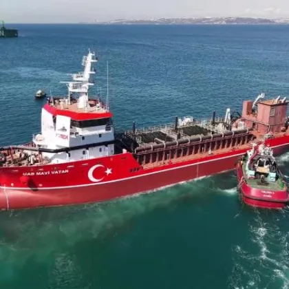 Türk tersanelerinde bir ilk: Türkiye'nin yerli tarama gemisi UAB MAVİ VATAN suya indirildi