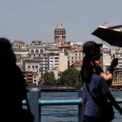 Yağışlı hava yurdu terk ediyor: Hafta ortasından itibaren sıcaklıklar mevsim normallerine dönecek