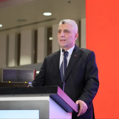 Bakan Bolat'tan Avrupalı inşaat devlerine iş birliği çağrısı: Her yol Türkiye'den geçer