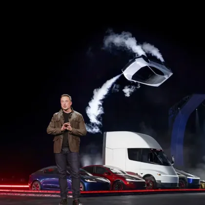 Tesla'dan uçan Roadster: 0-100 km 1 saniye