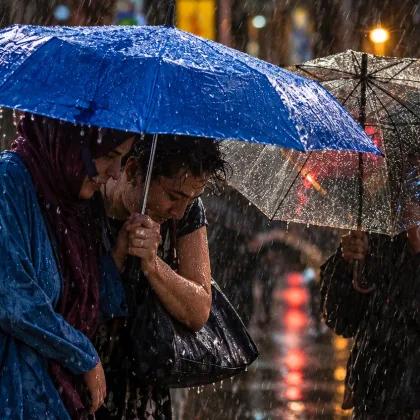 SON DAKİKA: Meteoroloji ve AKOM'dan peş peşe sağanak uyarısı! İstanbul için tarih belli oldu
