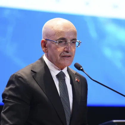 Bakan Şimşek: Sanayi yeşil ve dijital dönüşüm için 485 milyon dolar destek alacak Bakan Şimşek: Sanayi yeşil ve dijital dönüşüm için 485 milyon dolar destek alacak