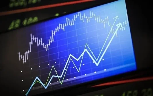 Büyüme beklentisi belli oldu: Ekonomistlerden ikinci çeyrekte yüzde 2,80 büyüme öngörüsü