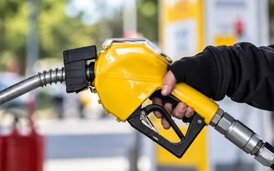 Motorin fiyatlarına indirim bekleniyor Motorin fiyatlarına indirim bekleniyor