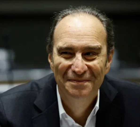 Vodafone’un en büyük hissedarı Fransız milyarder Xavier Niel oldu