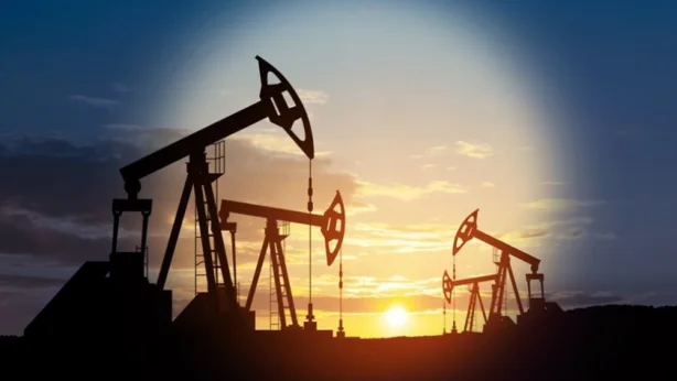 Petrol fiyatlarında arz baskısı sürüyor: Piyasalarda S. Arabistan ve Hürmüz etkisi Petrol fiyatlarında arz baskısı sürüyor: Piyasalarda S. Arabistan ve Hürmüz etkisi