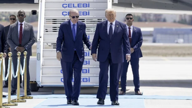 Son dakika: ABD Başkanı Trump, Ankara'ya indi! Gözler tarihi NATO Zirvesi'nde Son dakika: ABD Başkanı Trump, Ankara'ya indi! Gözler tarihi NATO Zirvesi'nde