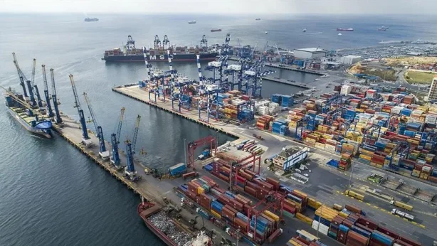 Almanya'nın ihracatında düşüş beklenirken yüzde 0,9 arttı Almanya'nın ihracatında düşüş beklenirken yüzde 0,9 arttı