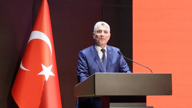 Bakan Bolat: Otomotiv sektörü Türkiye ekonomisinin lokomotifi olmayı sürdürüyor Bakan Bolat: Otomotiv sektörü Türkiye ekonomisinin lokomotifi olmayı sürdürüyor