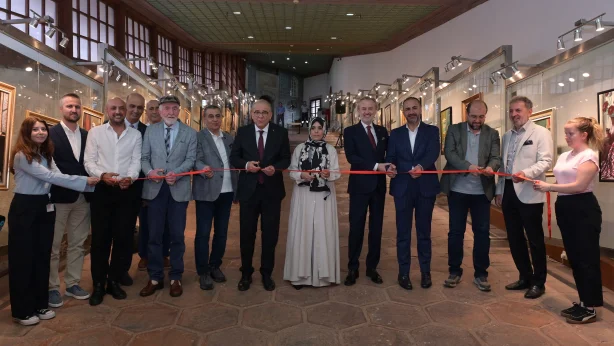 Zamanın izleri hayatın dokusuyla buluştu Zamanın izleri hayatın dokusuyla buluştu