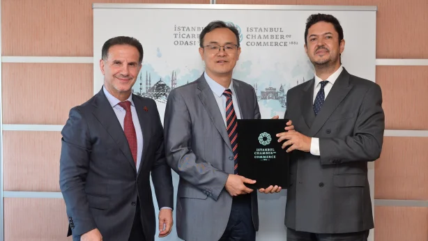 Türkiye-Çin ticaretinde yeni rota otomotiv! İşbirliği anlaşması imzalandı Türkiye-Çin ticaretinde yeni rota otomotiv! İşbirliği anlaşması imzalandı