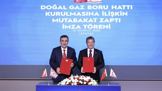Türkiye ile KKTC arasında doğal gaz hattı için imzalar atıldı Türkiye ile KKTC arasında doğal gaz hattı için imzalar atıldı