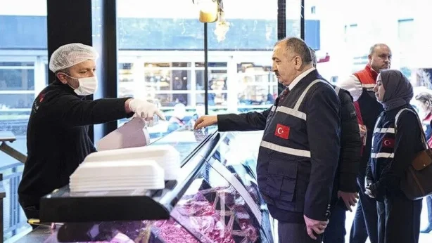 Gıda işletmelerine haziranda 127 bin 643 denetim: Sıfır tolerans mesajı Gıda işletmelerine haziranda 127 bin 643 denetim: Sıfır tolerans mesajı
