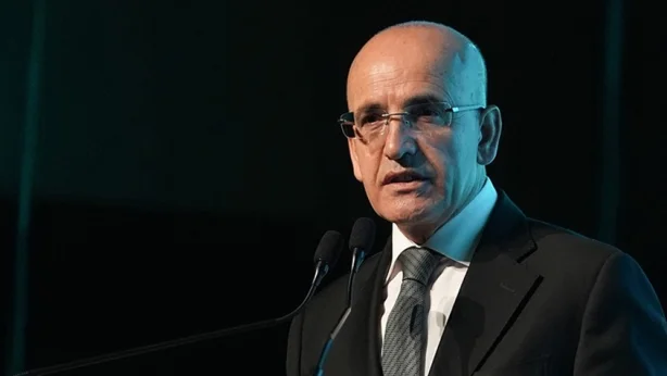 Bakan Şimşek'ten sanayiye 250 milyar TL'lik yeni kredi desteğine ilişkin açıklama Bakan Şimşek'ten sanayiye 250 milyar TL'lik yeni kredi desteğine ilişkin açıklama