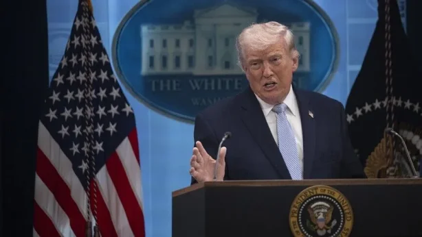 Trump'tan yeni Hürmüz kararı: Boğaz İran hariç tüm gemi trafiğine açık olacak