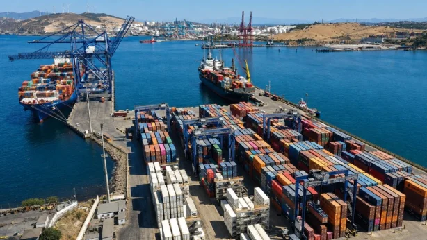 Gümrükte yeni dönem: İthalatçının belge yükü azalacak: Yüzde 5 sınırı getirildi
