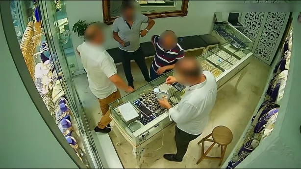 Kuyumculara sahte altın diş satan zanlılara operasyon Kuyumculara sahte altın diş satan zanlılara operasyon