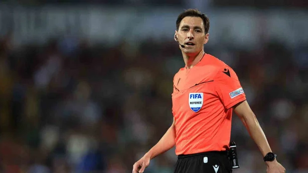 Beşiktaş-Midtjylland maçını İspanyol hakem Ricardo de Burgos yönetecek Beşiktaş-Midtjylland maçını İspanyol hakem Ricardo de Burgos yönetecek