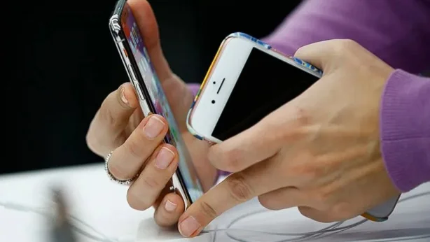 Çekya okullarda cep telefonu kullanımını yasaklamaya hazırlanıyor Çekya okullarda cep telefonu kullanımını yasaklamaya hazırlanıyor