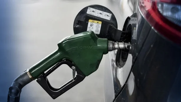Akaryakıtta tabelalar değişti: Mazota zam geldi! Benzin litre fiyatı ne kadar? Akaryakıtta tabelalar değişti: Mazota zam geldi! Benzin litre fiyatı ne kadar?