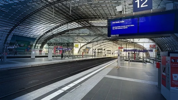 Alman Demir Yolları’ndan güvenlik hamlesi: Tüm tren istasyonlarında alkol tüketimini yasaklıyor