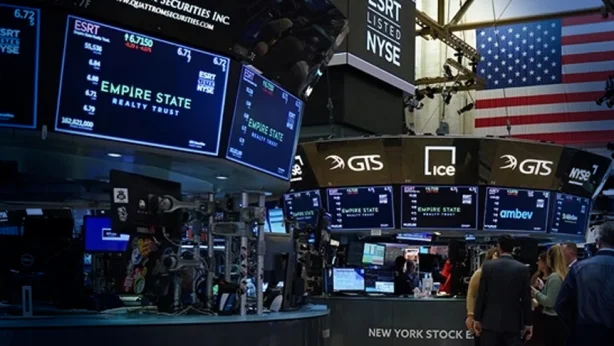 Teknoloji bilançoları ve jeopolitik riskler piyasaları böldü: New York borsası karışık seyirle açıldı Teknoloji bilançoları ve jeopolitik riskler piyasaları böldü: New York borsası karışık seyirle açıldı