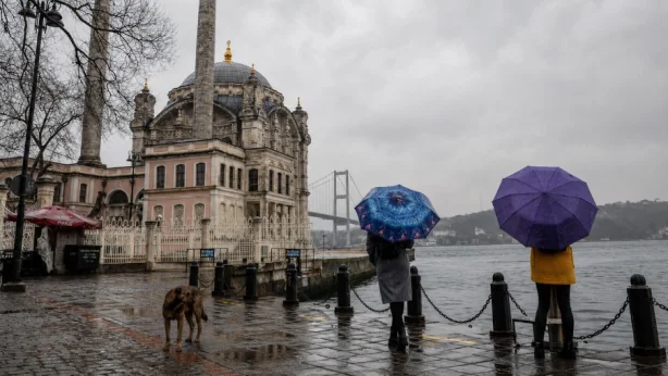 İSTANBUL HAVA DURUMU: Cumartesi 20 kg’a kadar yağış, sıcaklıkta 11 dereceye varan düşüş: AKOM saat verip uyardı İSTANBUL HAVA DURUMU: Cumartesi 20 kg’a kadar yağış, sıcaklıkta 11 dereceye varan düşüş: AKOM saat verip uyardı