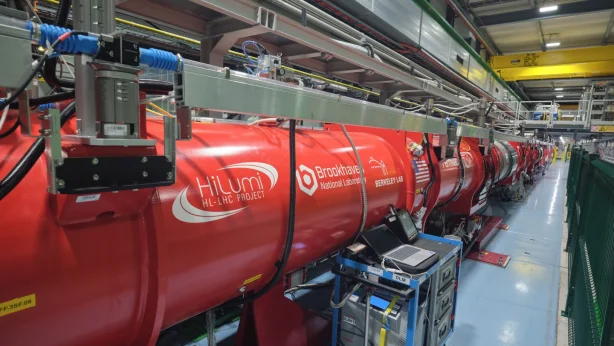 CERN, dünyanın en güçlü parçacık hızlandırıcısını 11,3 tesla mıknatıslarla yükseltti CERN, dünyanın en güçlü parçacık hızlandırıcısını 11,3 tesla mıknatıslarla yükseltti