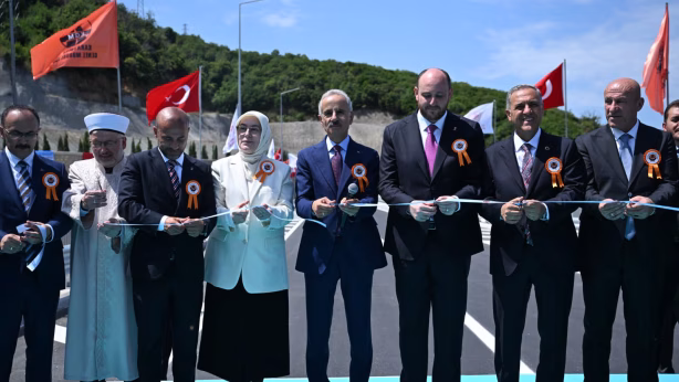 6 tünelli Yalova-Armutlu Yolu hizmete açıldı: Yol süresi 30 dakikaya düştü
