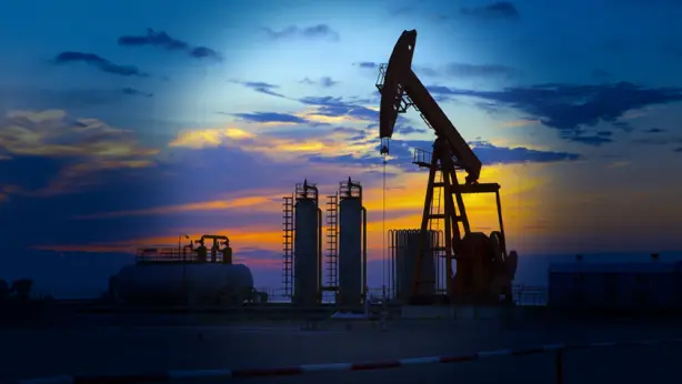 Petrol fiyatları haftaya düşüşle başladı: Piyasalarda arz artışı ve Hürmüz etkisi